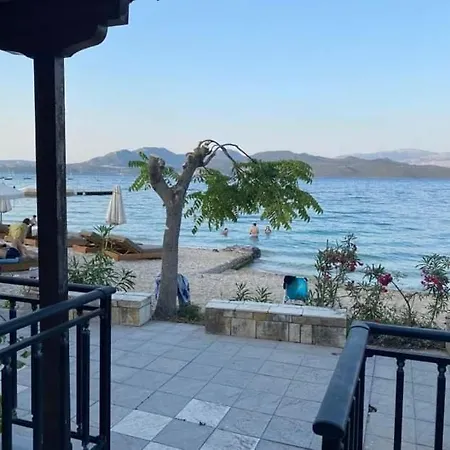 Daire Beachfront *