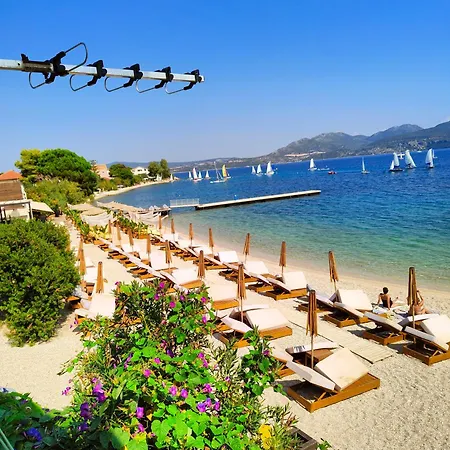 Beachfront Daire Nikiana