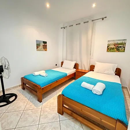 Daire Beachfront Nikiana