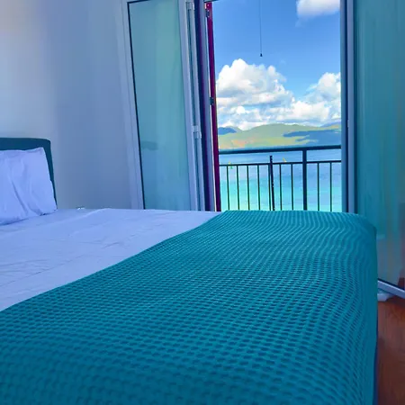 Beachfront Apartman *